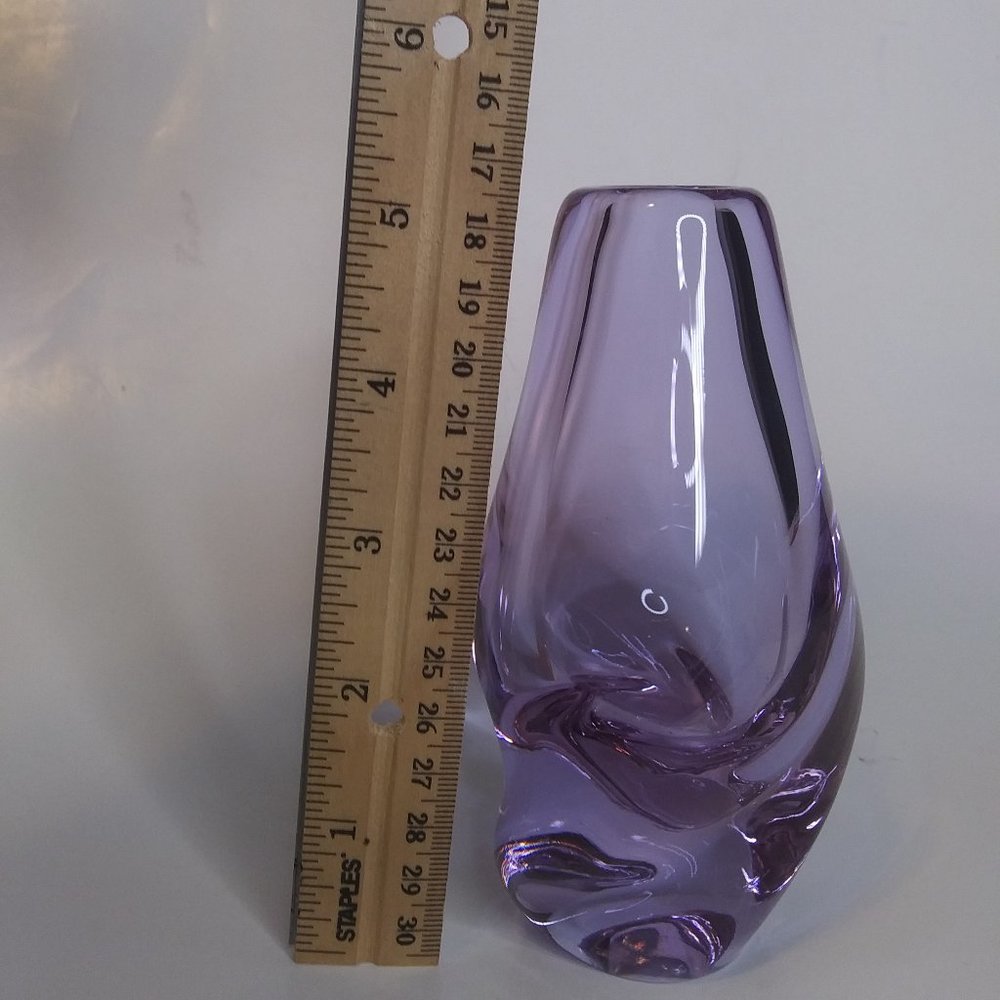 Magical Neodymium Alexandrite glass Bud Vase absolutely stunning Vintage - Picture 9 of 15